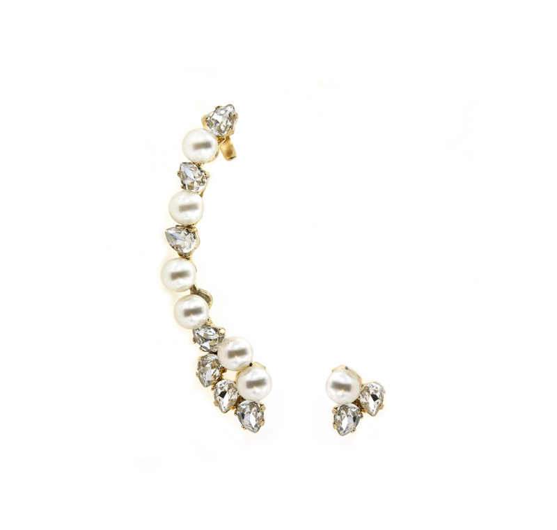 Joanna Laura Constantine巴洛克珍珠葉片耳環 NT$8800